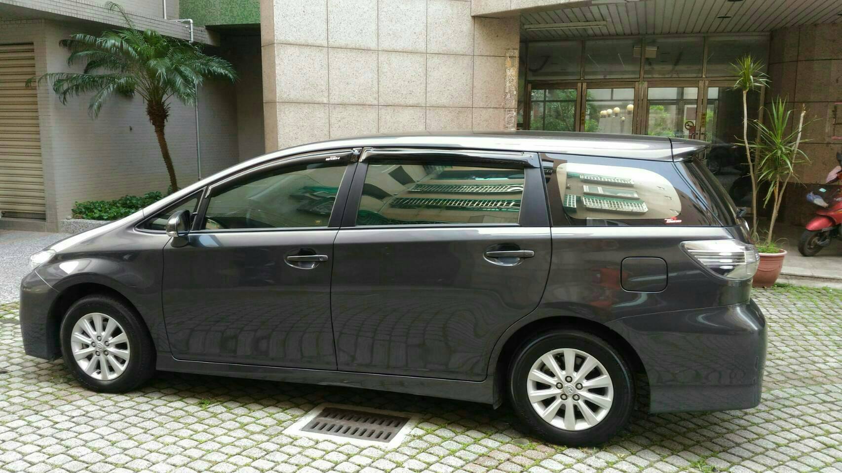 TOYOTA WISH 七人座